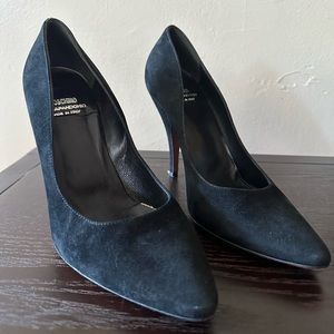 Moschino black pumps